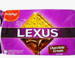 Munchy’s Lexus Chocolate Cream